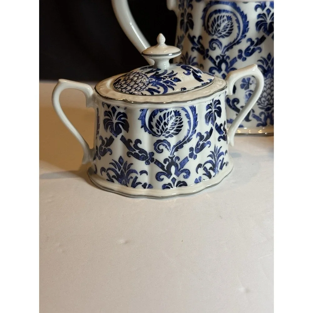 Grace's Teaware Blue & White Porcelain Tea Set – Teapot, Creamer & Sugar Bowl